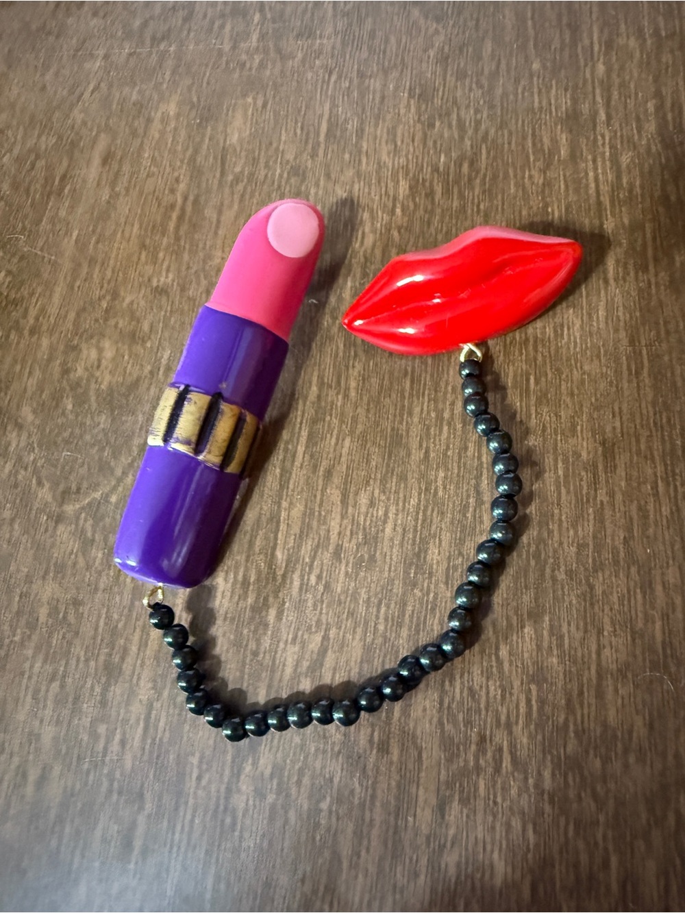 vintage retro lipstick and lips lapel pin connected Brooch Fun